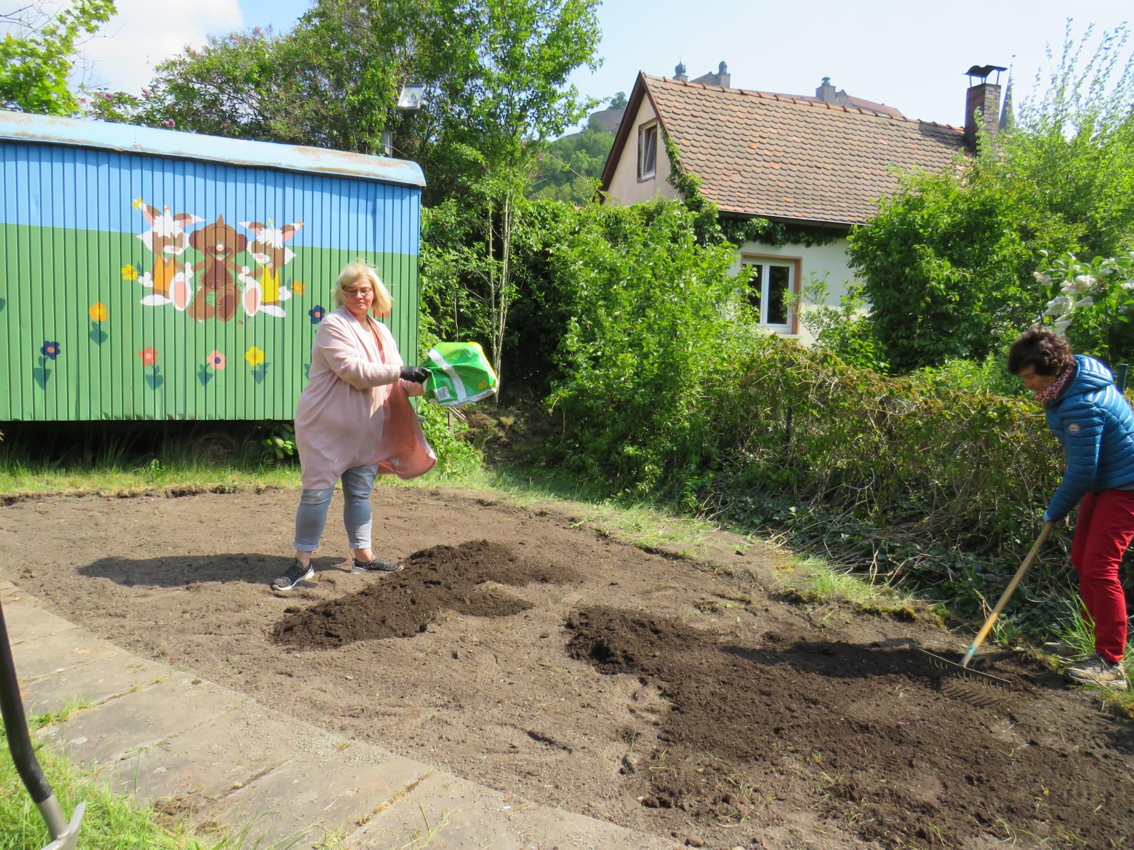 Der Gottesgarten entsteht - die Aussaat